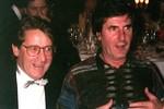 Avec l'acteur Bernard Menez, lors d'un dîner de bienfaisance (1996)